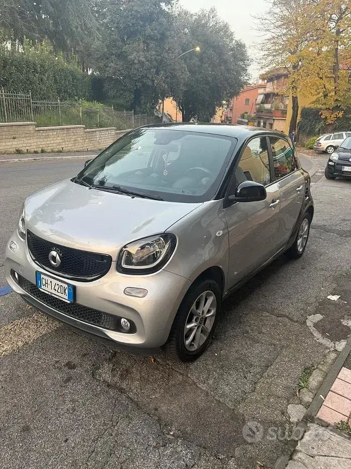 Usata Smart ForFour 61 CV (44 kW) 2016 Grigio Utilitaria