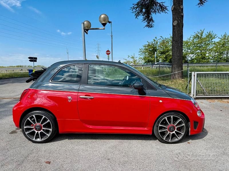 Usata Abarth 595C 145 CV (106 kW) 2018 Rosso Cabrio