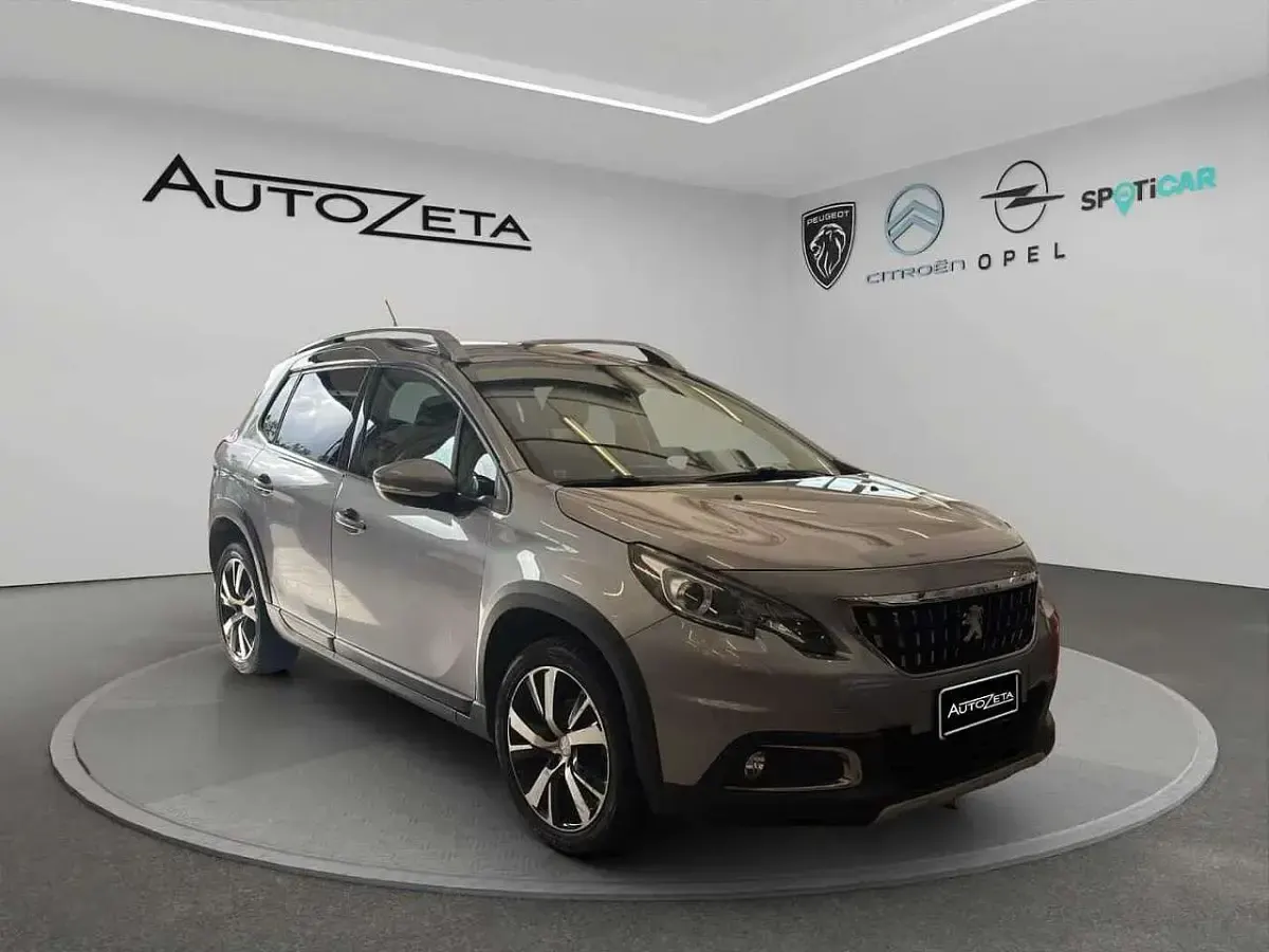 Usata Peugeot 2008 Allure 102 CV (75 kW) 2019 Grigio SUV