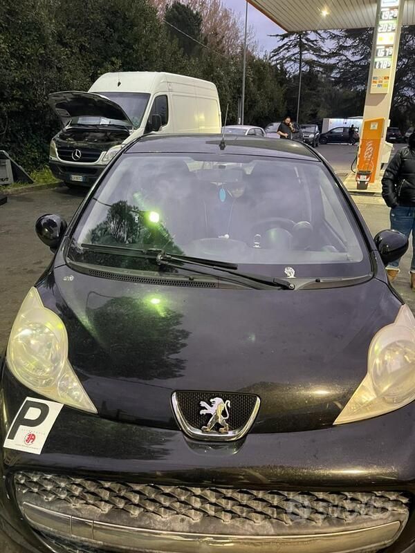 Usata 2009 Peugeot 107 Due volumi | 2000 € (Buon prezzo) - Immagine 1/4