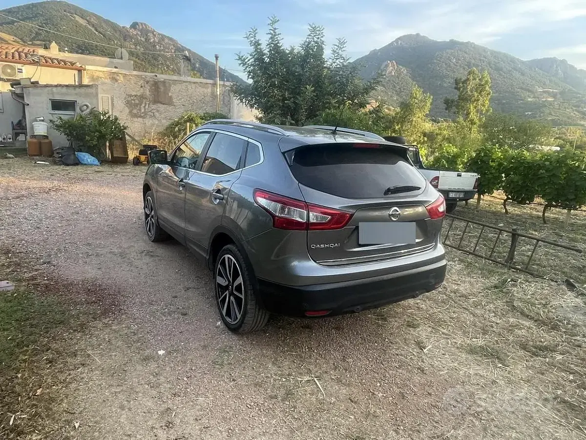 Usata Nissan Qashqai 131 CV (96 kW) 2016 Grigio SUV