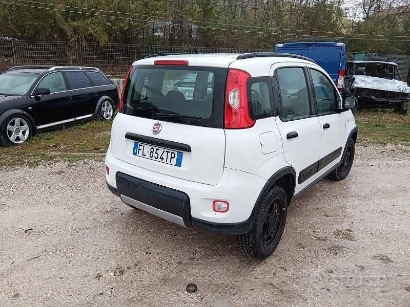 Usata Fiat Panda 4x4 S 85 CV (62 kW) 2017 Bianco Utilitaria