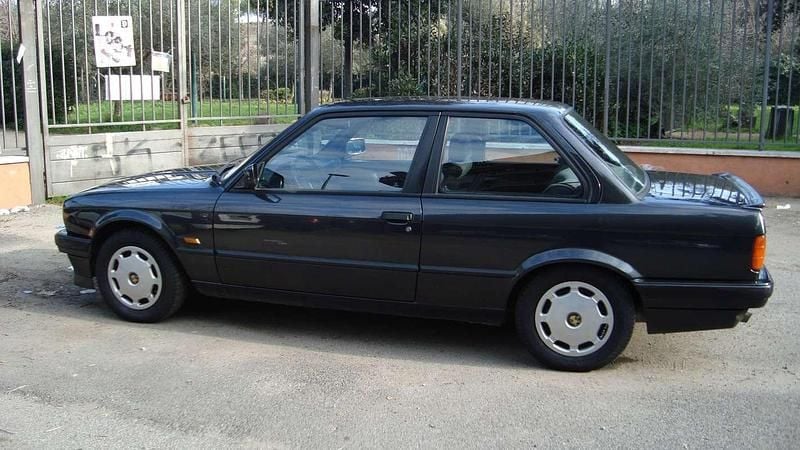 Usata BMW 318 136 CV (100 kW) 1990 Coupé