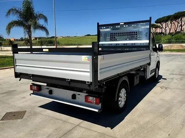 Nuova Maxus V90 150 CV (110 kW) 2025 Bianco Furgone
