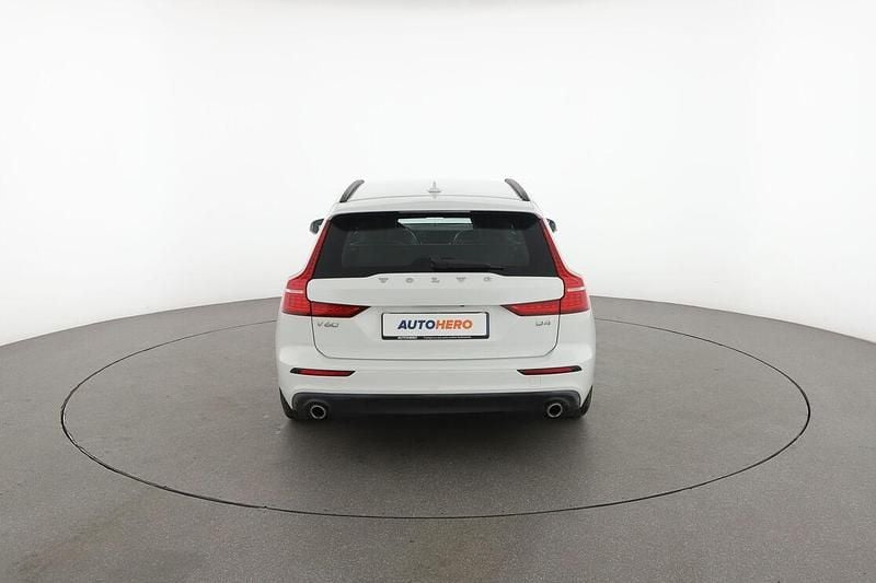 Usata Volvo V60 Momentum 190 CV (139 kW) 2019 Bianco Station wagon