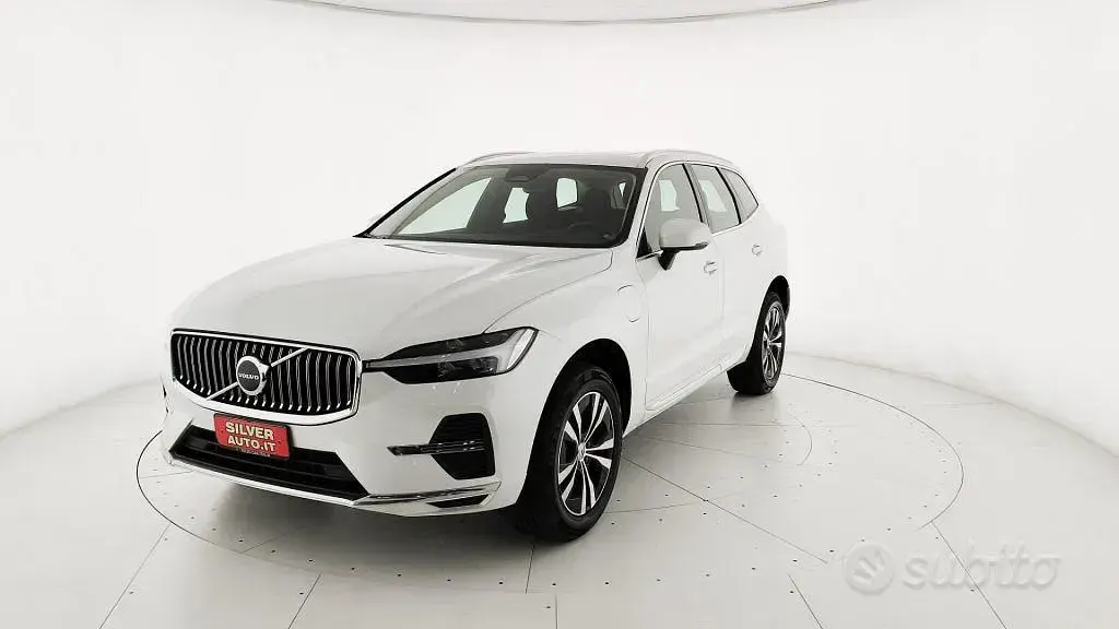 Usata Volvo XC60 Core 253 CV (186 kW) 2022 Bianco perlato SUV