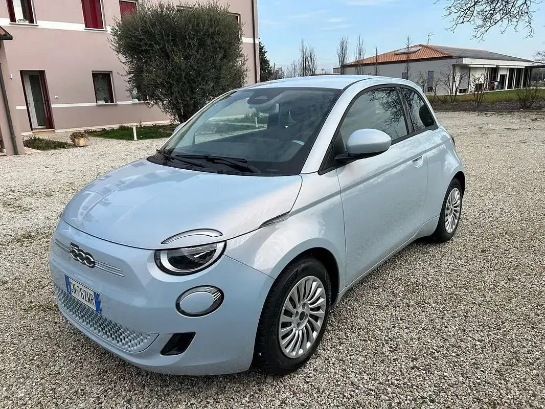 Usata Fiat 500e 42 kW (58 CV) 2023 Blu/azzurro Utilitaria