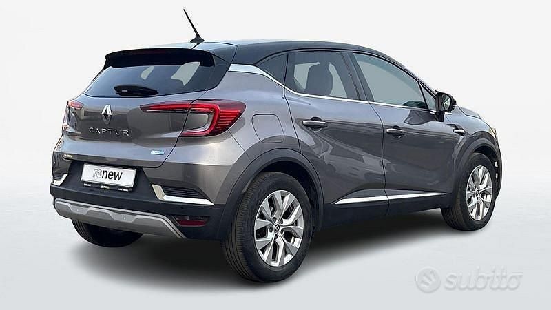 Usata Renault Captur Intens 145 CV (106 kW) 2021 Grigio scuro SUV