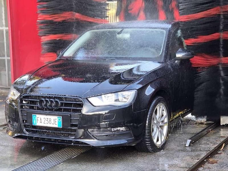 Usata 2015 Audi A3 Attraction Tre volumi | 13.000 € (Buon prezzo) - Immagine 1/4
