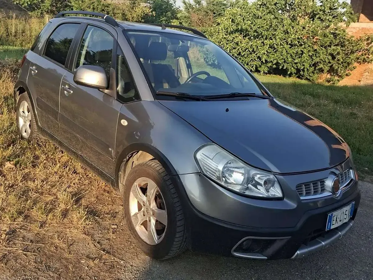 Usata Suzuki SX4 GLX 120 CV (88 kW) 2012 Grigio SUV