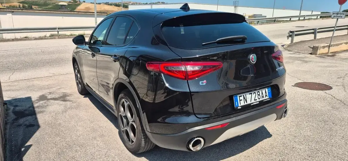 Usata Alfa Romeo Stelvio Executive 210 CV (154 kW) 2018 Nero SUV