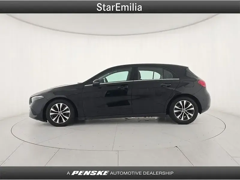 Usata Mercedes A180 Advanced 116 CV (85 kW) 2024 Nero Utilitaria