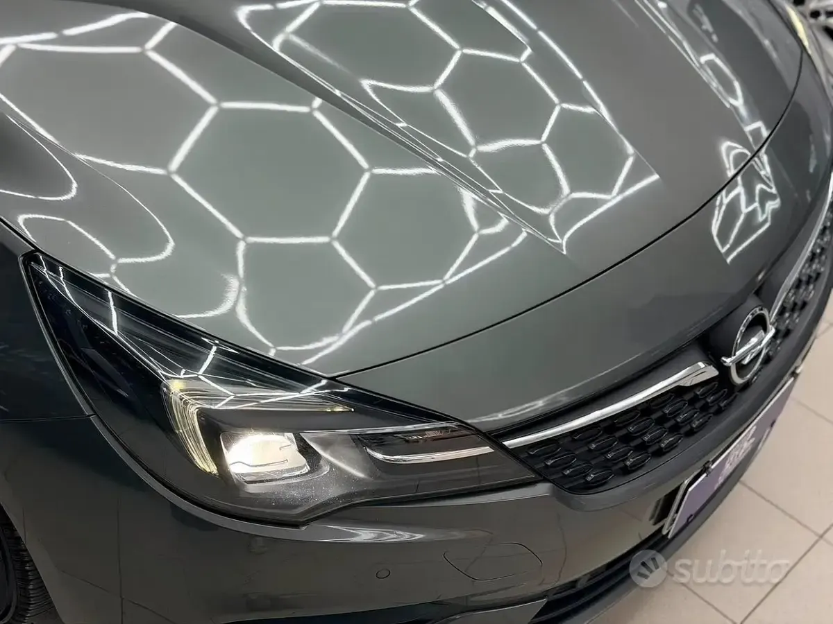 Usata Opel Astra Ultimate 122 CV (89 kW) 2021 Grigio Berlina