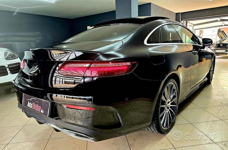 Usata Mercedes E400 Premium Plus 330 CV (242 kW) 2021 Nero Coupé