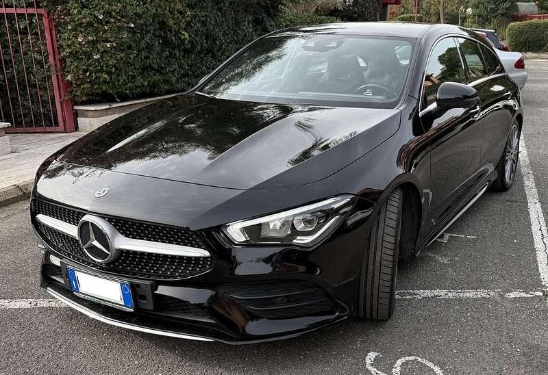 Usata Mercedes CLA220 Shooting Brake AMG line 190 CV (139 kW) 2020 Nero Station wagon