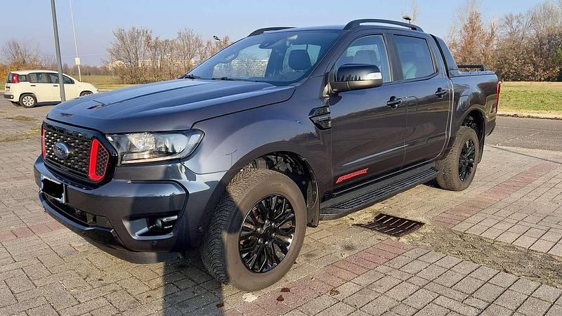 Usata Ford Ranger 213 CV (156 kW) 2022 Grigio Pick-up