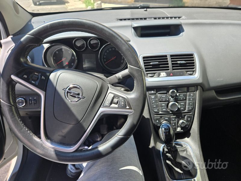 Usata Opel Meriva 95 CV (69 kW) 2012 Bianco Monovolume