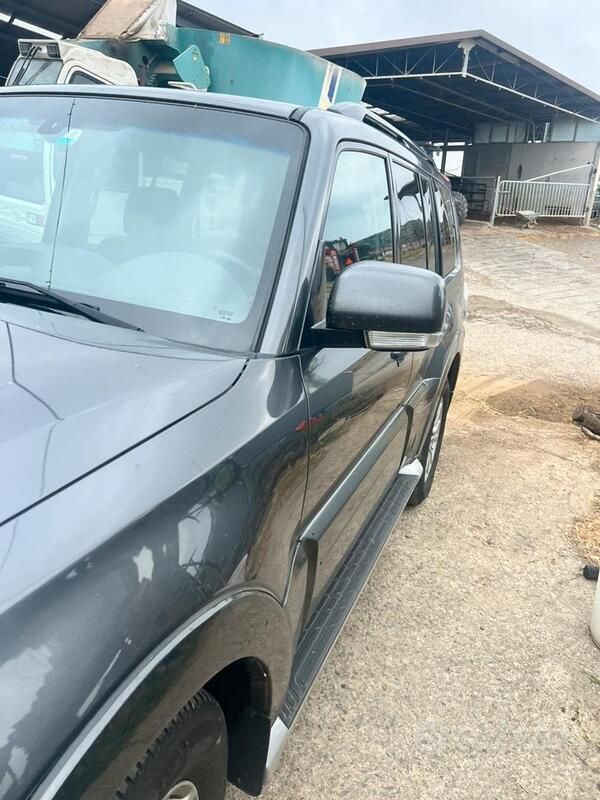 Usata Mitsubishi Pajero 197 CV (144 kW) 2013 Grigio SUV