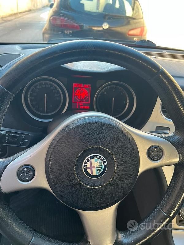 Second-hand Alfa Romeo 159 150 CP (110 kW) 2008 Negru Berlinǎ