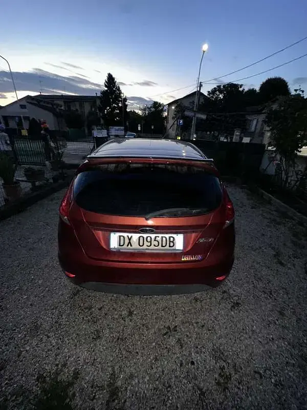 Usata Ford Fiesta Titanium 82 CV (60 kW) 2009 Berlina