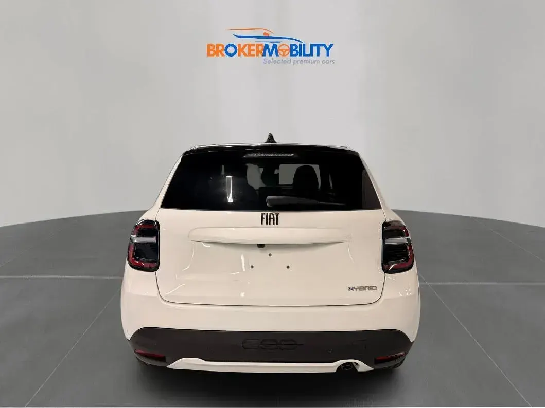 Nuova Fiat 600 La Prima 110 CV (80 kW) 2026 Bianco SUV