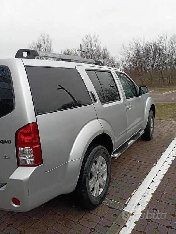 Usata Nissan Pathfinder 174 CV (127 kW) 2005 Grigio SUV