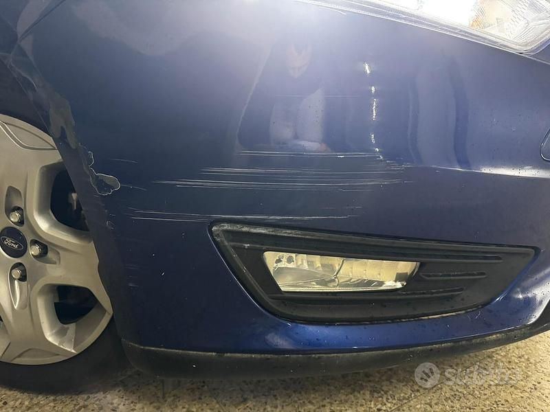 Usata Ford Focus Business Edition 120 CV (88 kW) 2015 Blu Berlina