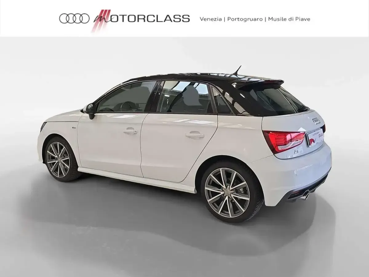 Usata Audi A1 Sportback Sport 95 CV (69 kW) 2018 2y bianco ghiacciaio metallizz Utilitaria