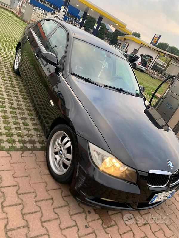 Usata BMW 318 90 CV (66 kW) 2007 Nero Berlina