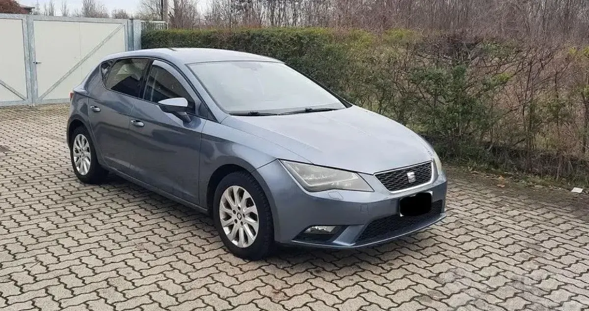 Usata Seat Leon 105 CV (77 kW) 2013 Bluazzurro Berlina