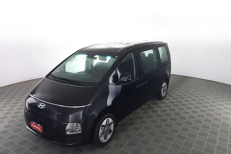 Usata Hyundai Staria 177 CV (130 kW) 2023 Abyss black Monovolume