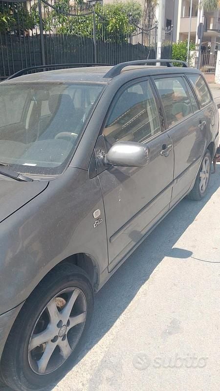 Usata Toyota Corolla 90 CV (66 kW) 2003 Berlina