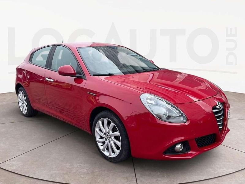 Usata Alfa Romeo Giulietta Distinctive 105 CV (77 kW) 2015 Rosso Utilitaria