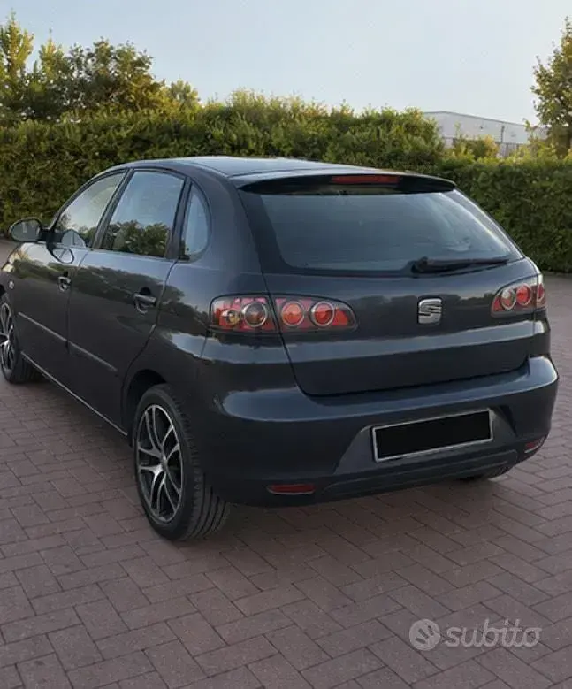 Usata Seat Ibiza 75 CV (55 kW) 2007 Grigio Utilitaria