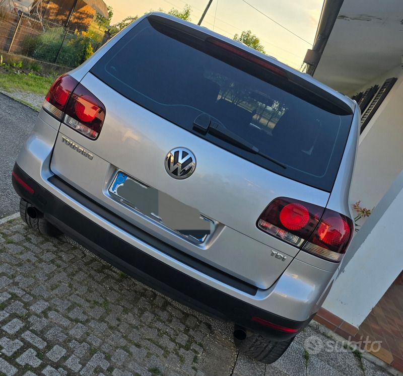 Usata VW Touareg 174 CV (127 kW) 2007 Grigio SUV