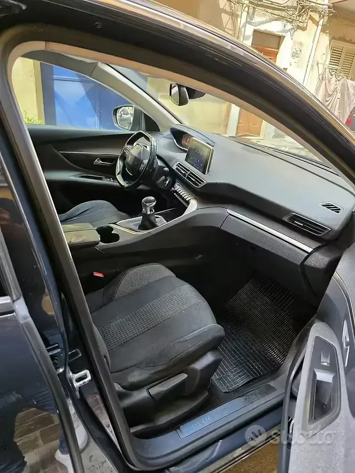 Usata Peugeot 3008 120 CV (88 kW) 2018 Nero SUV