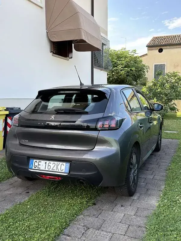 Usata Peugeot 208 Active 75 CV (55 kW) 2021 Utilitaria