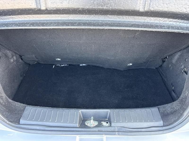 Usata Mahindra KUV100 87 CV (63 kW) 2025 Argento SUV