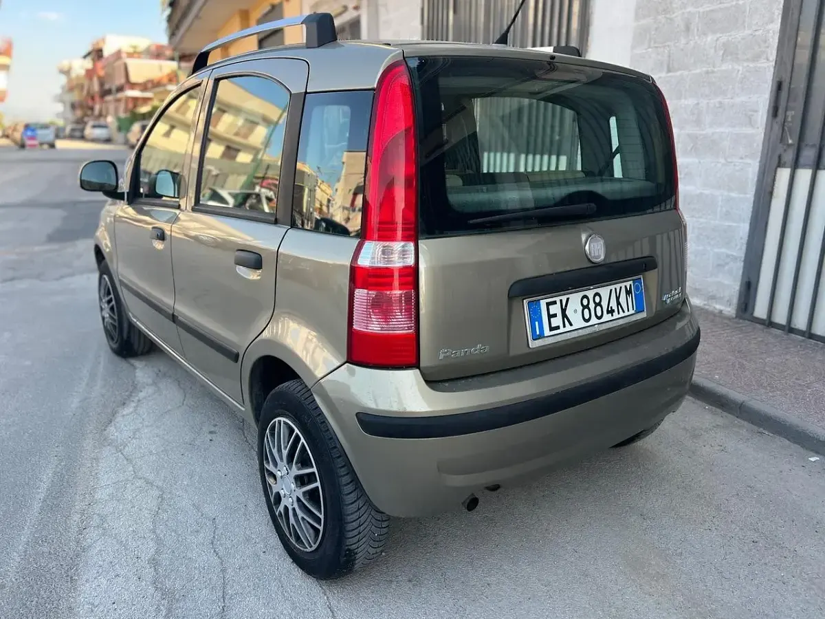 Usata Fiat Panda 69 CV (50 kW) 2012 Oro Utilitaria