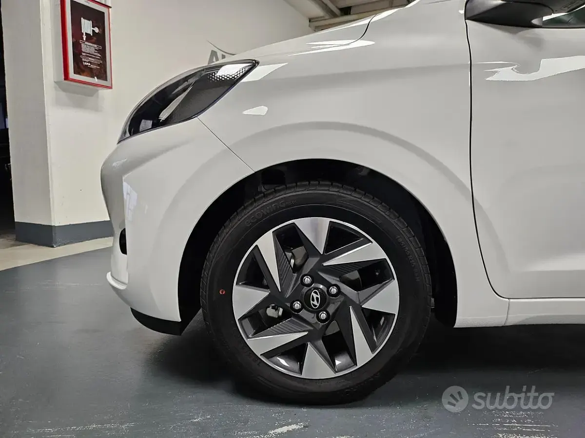 Nuova Hyundai i10 63 CV (46 kW) 2025 Atlas white Utilitaria