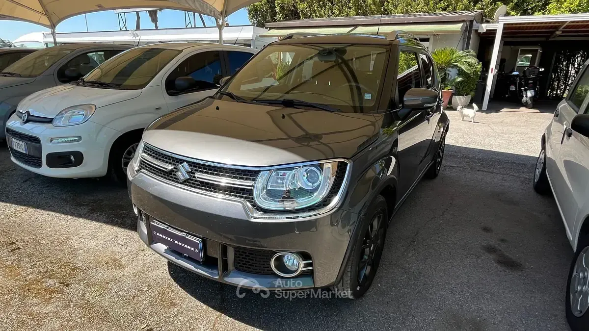Usata Suzuki Ignis 90 CV (66 kW) 2020 Gray SUV