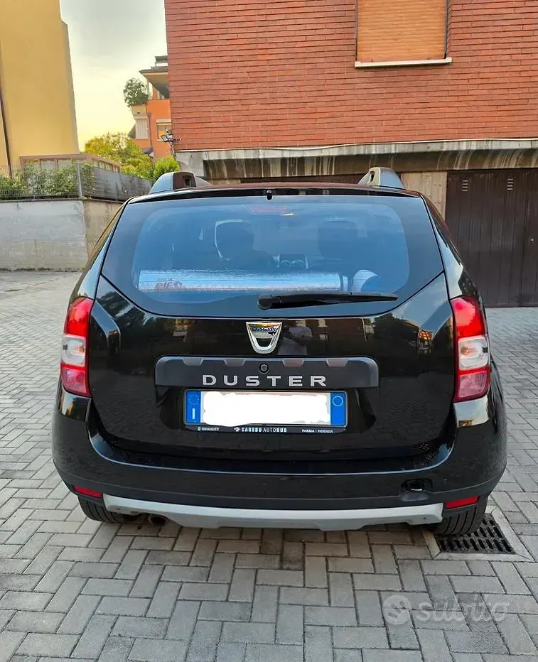 Usata Dacia Duster Black Shadow 114 CV (83 kW) 2017 Bluazzurro SUV
