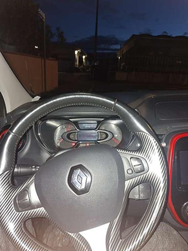 Usata Renault Captur 90 CV (66 kW) 2017 Grigio SUV