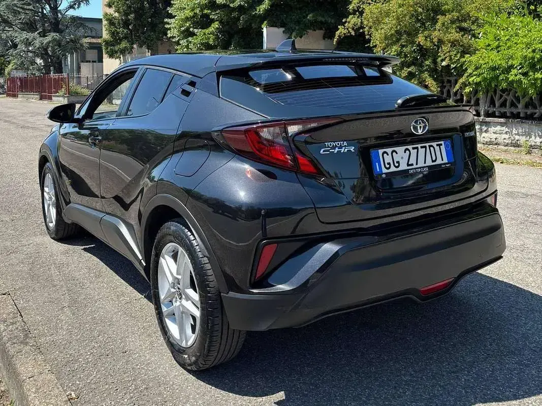 Usata Toyota C-HR Active 98 CV (72 kW) 2021 Nero SUV