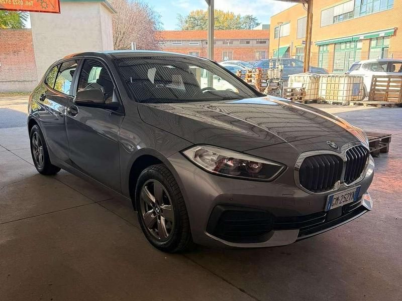 Grigio Usata 2023 BMW 116 Advantage Due volumi | 16.900 € (Super prezzo) - Immagine 1/4