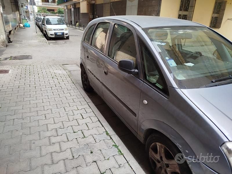 Usata Opel Meriva 90 CV (66 kW) 2010 Monovolume