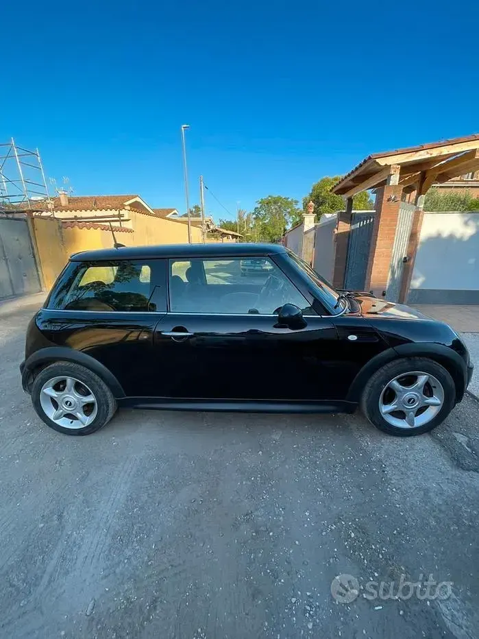 Usata Mini ONE 88 CV (64 kW) 2005 Nero Utilitaria