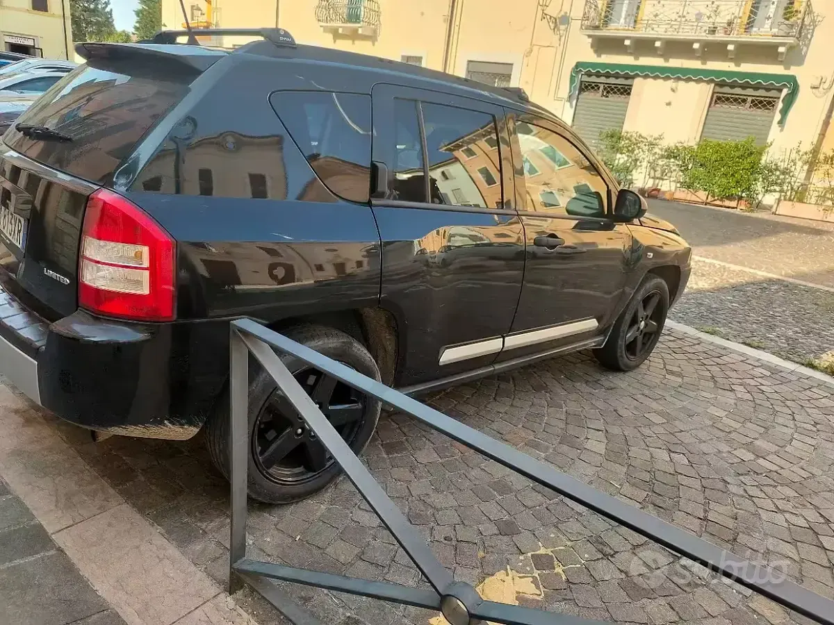 Usata Jeep Compass 140 CV (102 kW) 2008 Nero SUV
