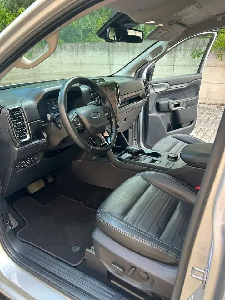 Usata Ford Ranger Limited 205 CV (150 kW) 2023 Argento Pick-up