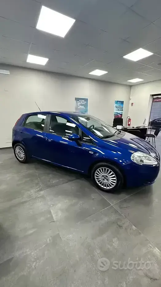 Usata Fiat Grande Punto Dynamic 75 CV (55 kW) 2009 Blu Utilitaria